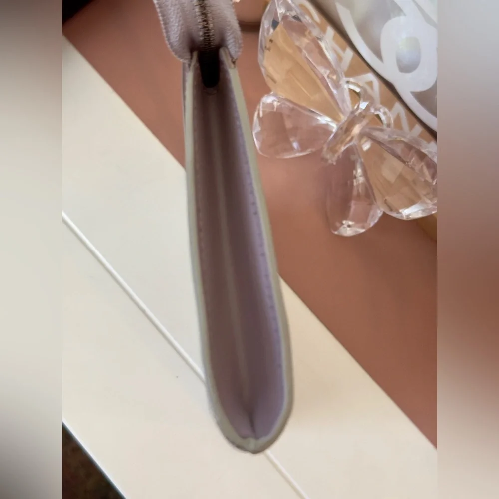 Louis Vuitton Lilac Epi Pochette - Picture 5 of 12